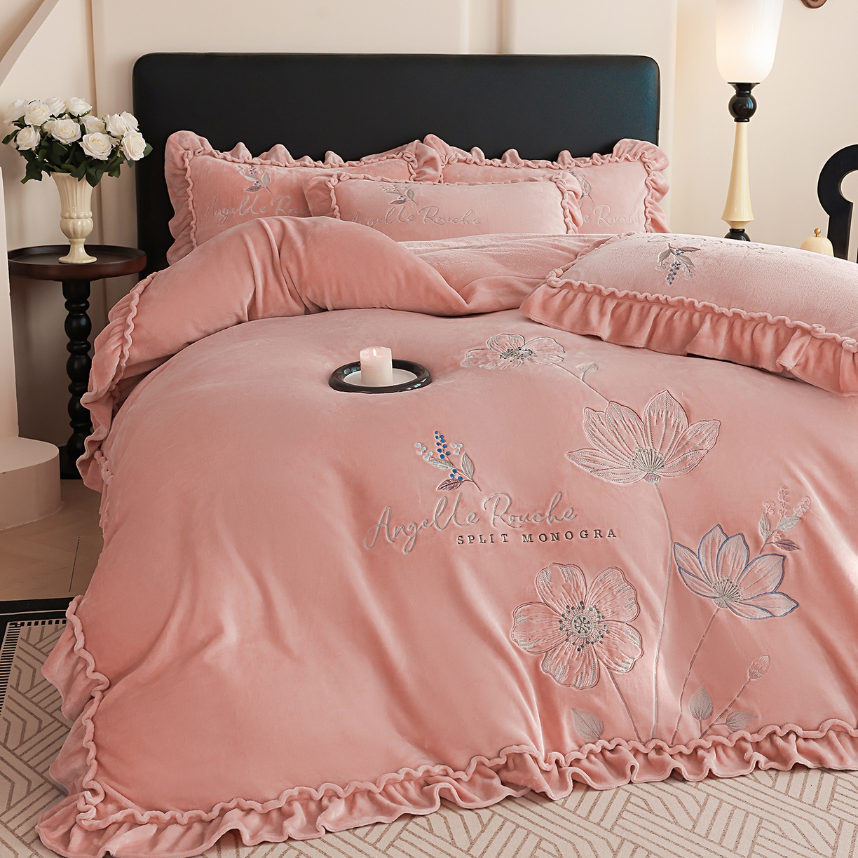 91家纺网 家纺一手货源 找家纺 孟鑫家纺 2025新款220克高克重韩版立体花边牛奶法式绣花四件套床单床盖款被套-浪漫花园系列 浪漫花园-豆沙