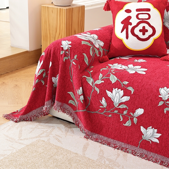 91家纺网 家纺一手货源 找家纺 共鸣沙发垫 2025新款亲肤舒适雪尼尔玉兰喜庆红色沙发巾 玉兰红色 180x380cm沙发巾