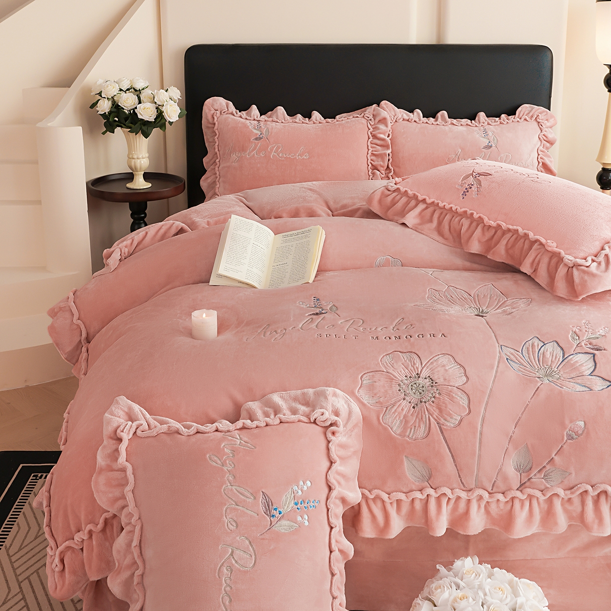 91家纺网 家纺一手货源 找家纺 孟鑫家纺 2025新款220克高克重韩版立体花边牛奶法式绣花四件套床单床盖款被套-浪漫花园系列 浪漫花园-豆沙