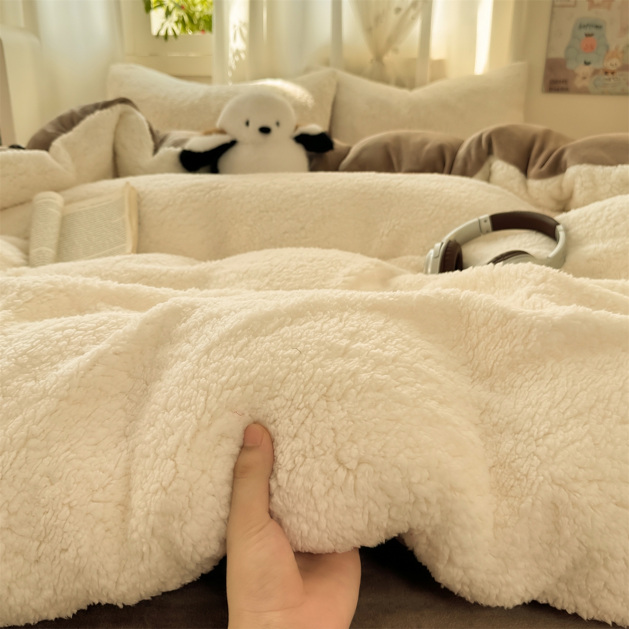 91家纺网 家纺一手货源 找家纺 灰鲸 2025新款秋冬韩系牛奶羊羔绒四件套 羊羔-白咖