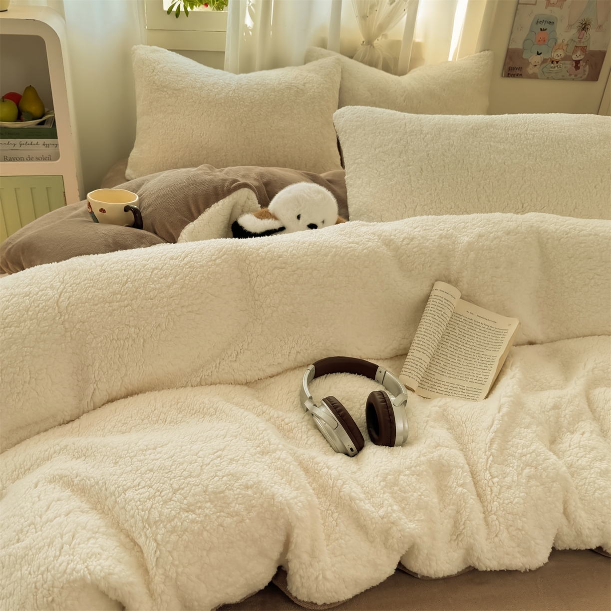 91家纺网 家纺一手货源 找家纺 灰鲸 2025新款秋冬韩系牛奶羊羔绒四件套 羊羔-白咖