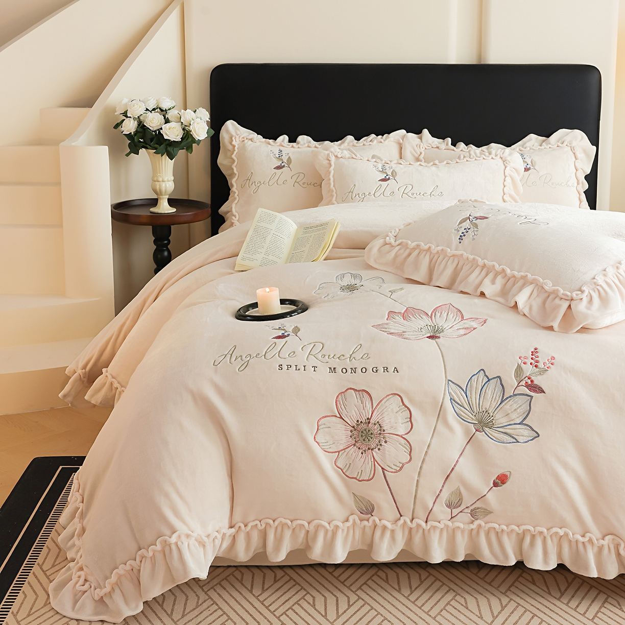 91家纺网 家纺一手货源 找家纺 孟鑫家纺 2025新款220克高克重韩版立体花边牛奶法式绣花四件套床单床盖款被套-浪漫花园系列 浪漫花园-奶昔白