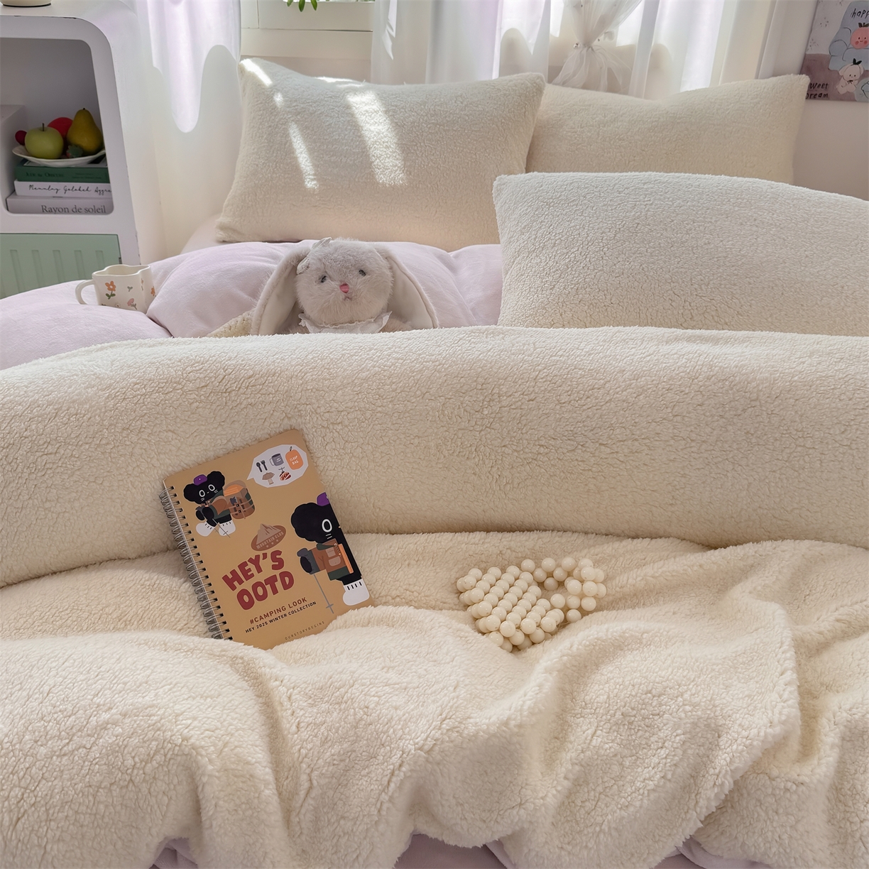 91家纺网 家纺一手货源 找家纺 灰鲸 2025新款秋冬韩系牛奶羊羔绒四件套 羊羔-白紫