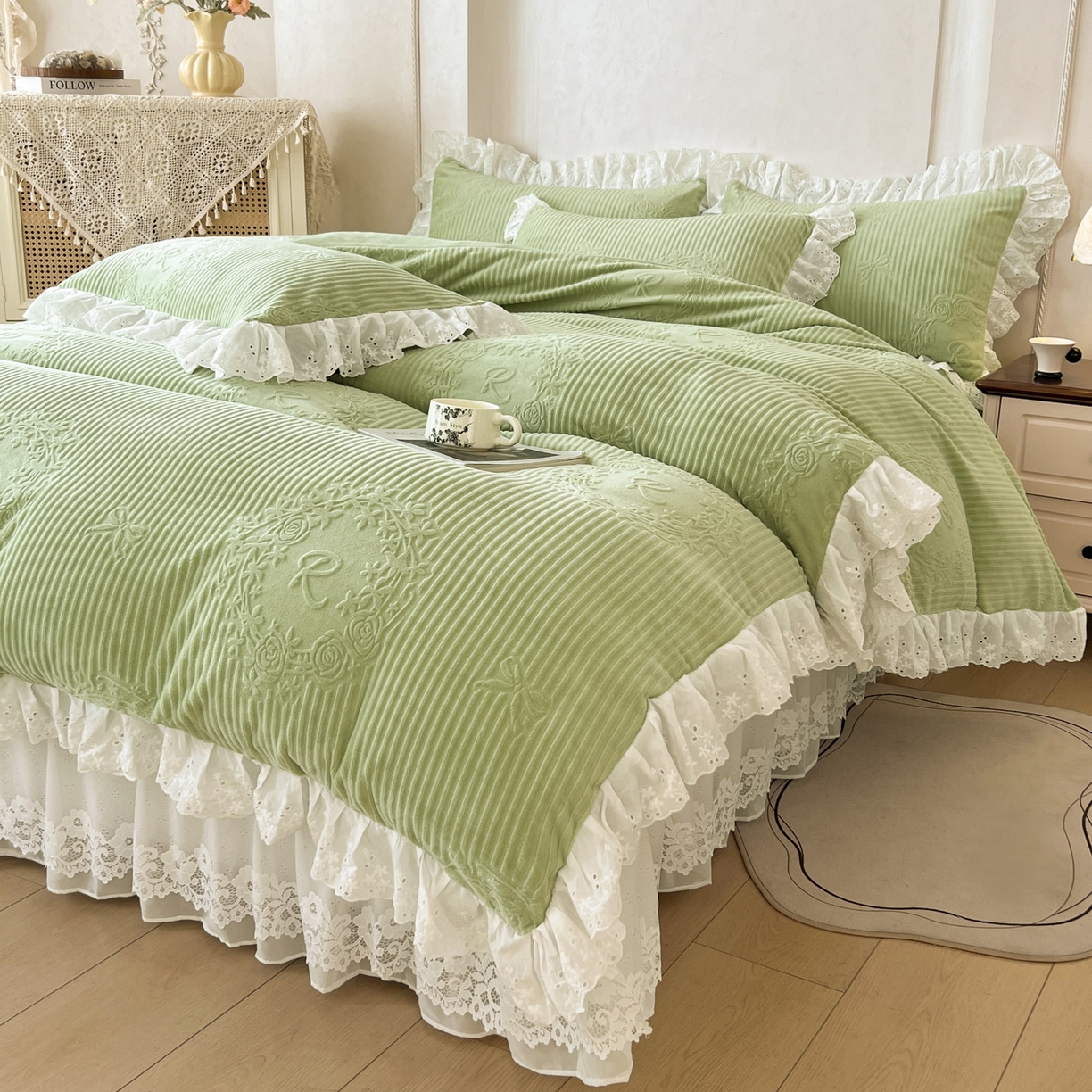 91家纺网 家纺一手货源 找家纺 怡源梦 2025新款雕花牛奶绒床盖四件套-国色芳华系列 国色芳华-绿