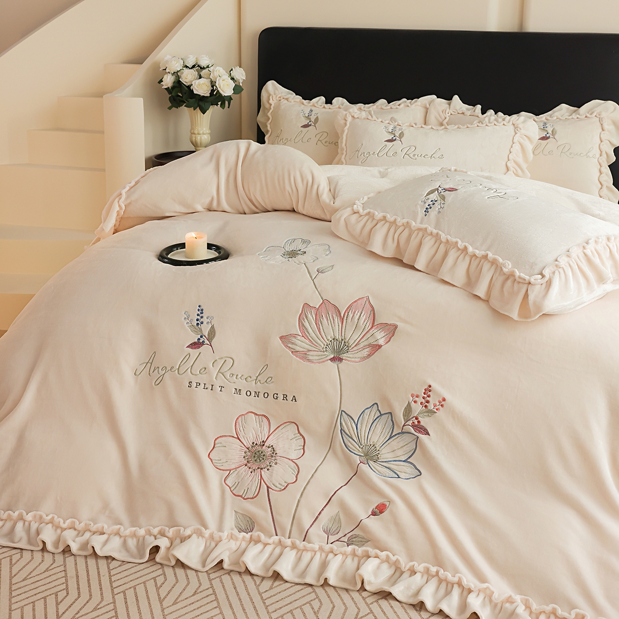 91家纺网 家纺一手货源 找家纺 孟鑫家纺 2025新款220克高克重韩版立体花边牛奶法式绣花四件套床单床盖款被套-浪漫花园系列 浪漫花园-奶昔白