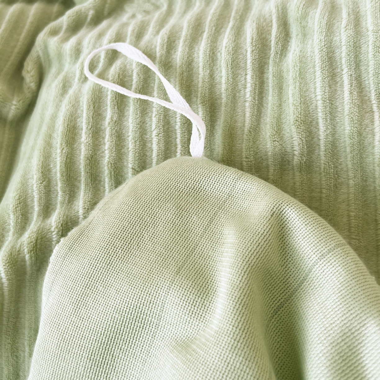 91家纺网 家纺一手货源 找家纺 怡源梦 2025新款雕花牛奶绒床盖四件套-国色芳华系列 国色芳华-绿