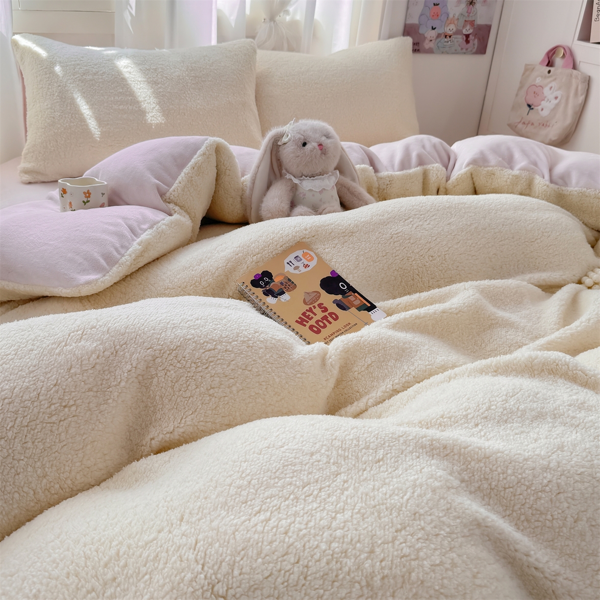 91家纺网 家纺一手货源 找家纺 灰鲸 2025新款秋冬韩系牛奶羊羔绒四件套 羊羔-白紫