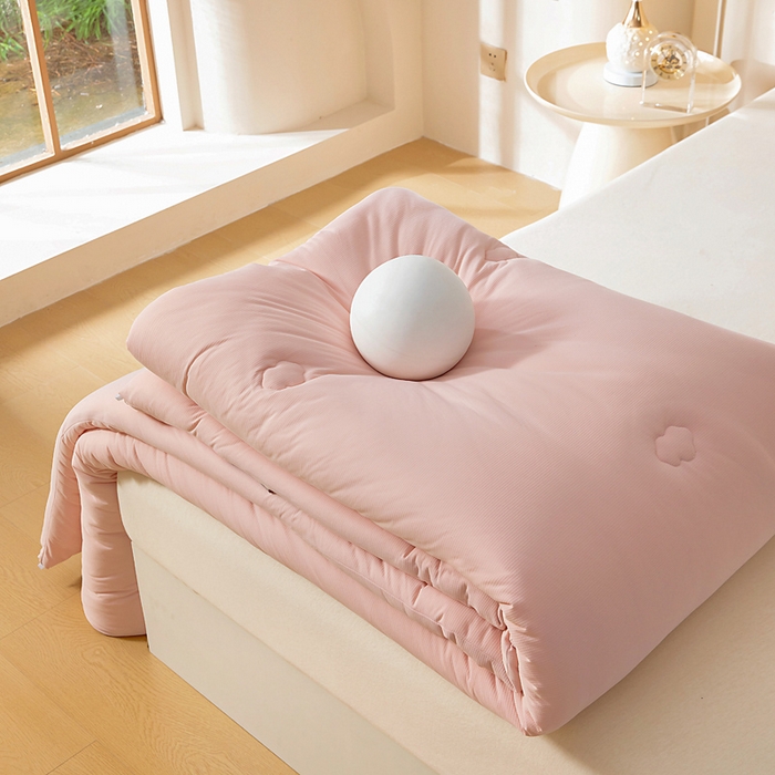 91家纺网 家纺一手货源 找家纺 亿莱鑫 2025新款秋冬A婴儿绒针织棉肌肤被被子被芯冬被 baby熊-粉