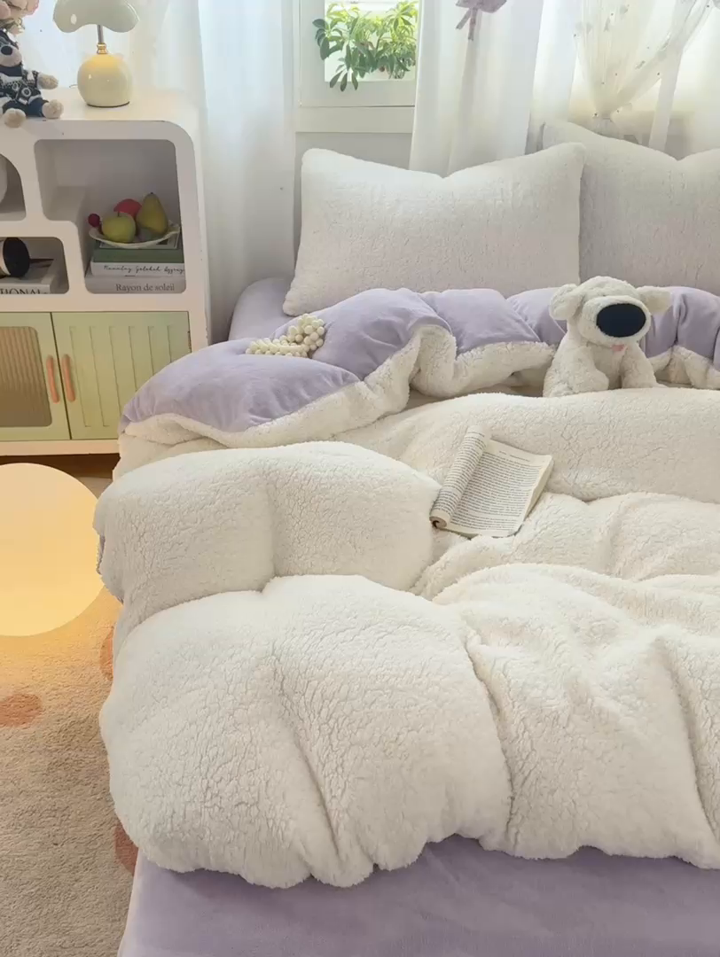 91家纺网 家纺一手货源 找家纺 灰鲸 2025新款秋冬韩系牛奶羊羔绒四件套 羊羔-白紫