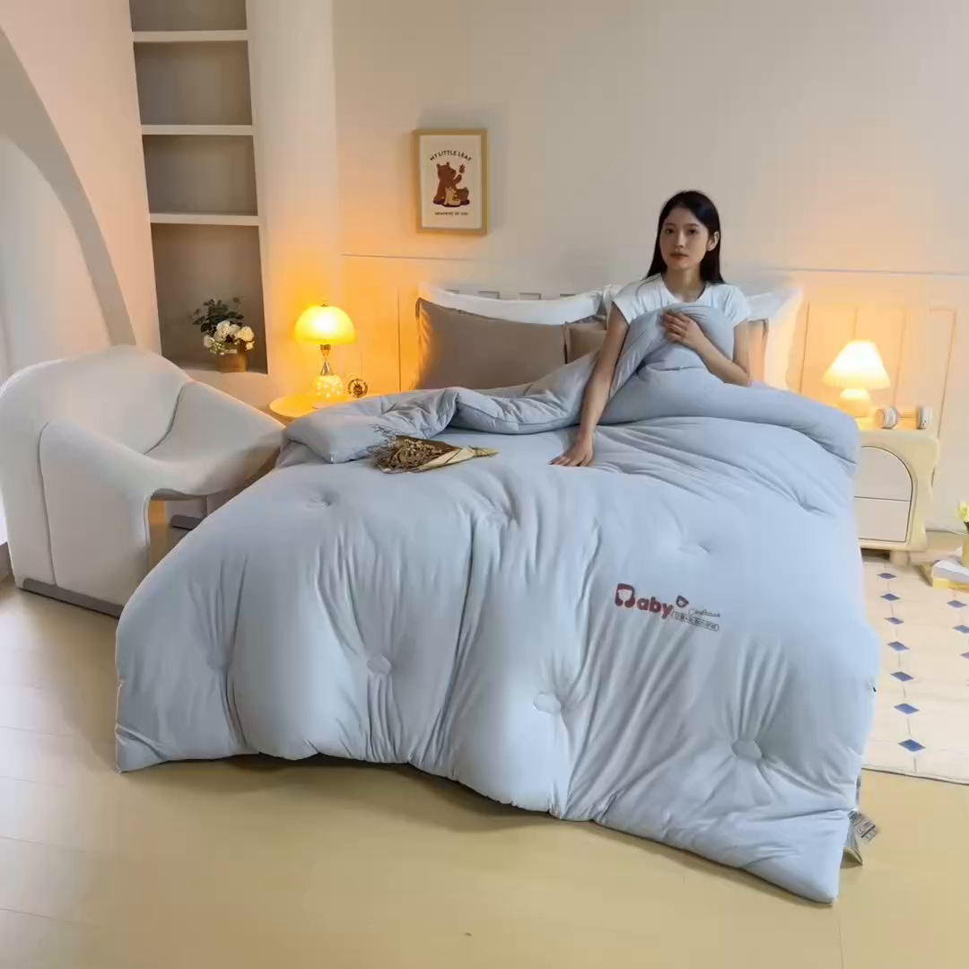 91家纺网 家纺一手货源 找家纺 亿莱鑫 2025新款秋冬A婴儿绒针织棉肌肤被被子被芯冬被 baby熊-灰