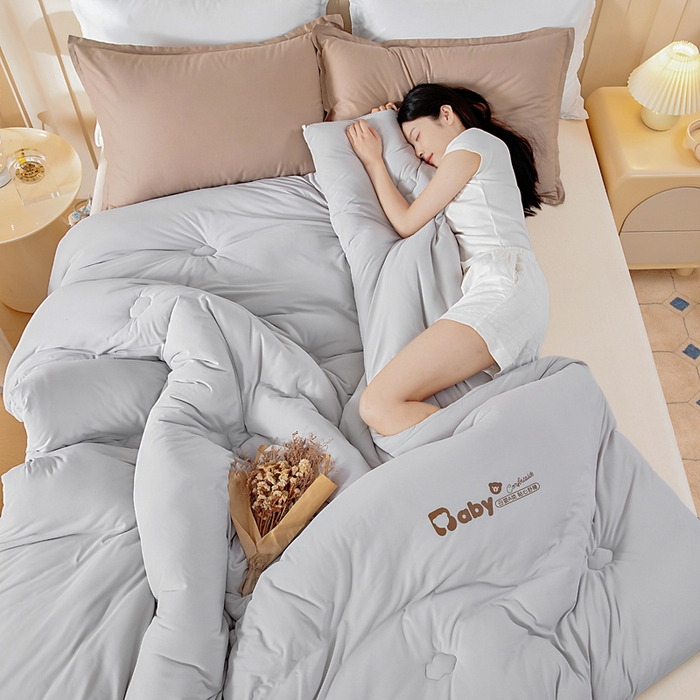 91家纺网 家纺一手货源 找家纺 亿莱鑫 2025新款秋冬A婴儿绒针织棉肌肤被被子被芯冬被 baby熊-灰