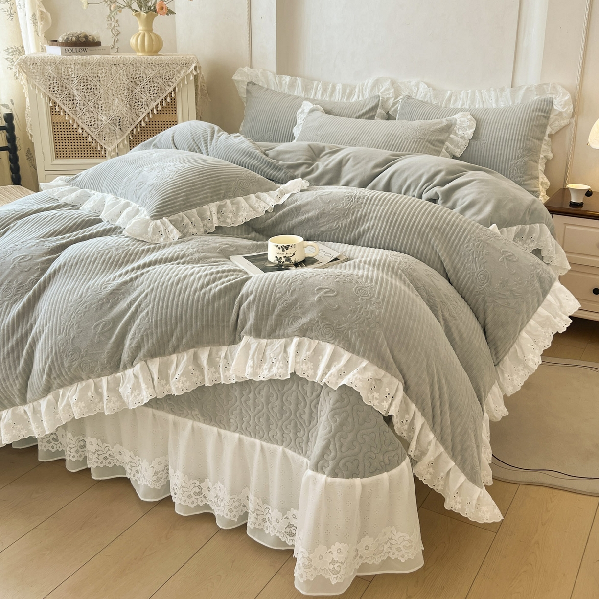 怡源梦 2025新款雕花牛奶绒床盖四件套-国色芳华系列 国色芳华-绅士灰