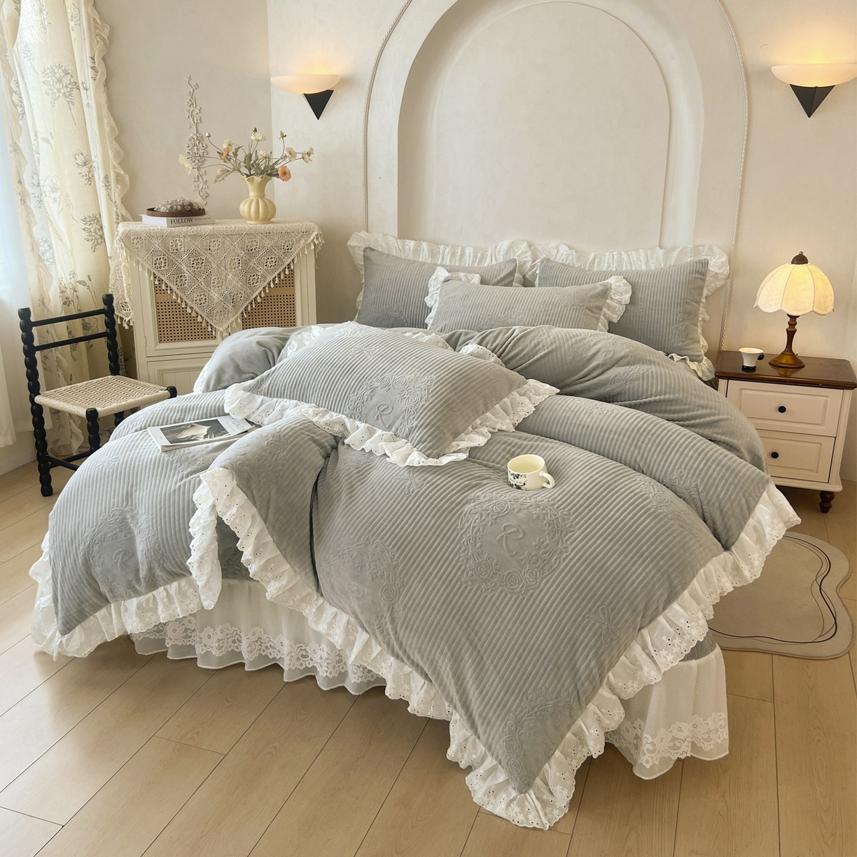 91家纺网 家纺一手货源 找家纺 怡源梦 2025新款雕花牛奶绒床盖四件套-国色芳华系列 国色芳华-绅士灰