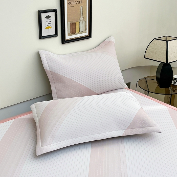 91家纺网 家纺一手货源 找家纺 梵克保罗 2025春夏新款针织凉感丝凉席三件套 雅韵-粉