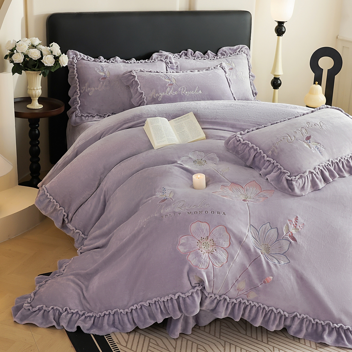 91家纺网 家纺一手货源 找家纺 孟鑫家纺 2025新款220克高克重韩版立体花边牛奶法式绣花四件套床单床盖款被套-浪漫花园系列 浪漫花园-紫灰