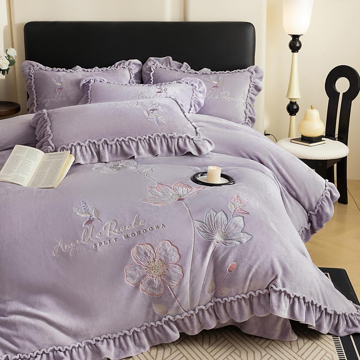 91家纺网 家纺一手货源 找家纺 孟鑫家纺 2025新款220克高克重韩版立体花边牛奶法式绣花四件套床单床盖款被套-浪漫花园系列 浪漫花园-紫灰