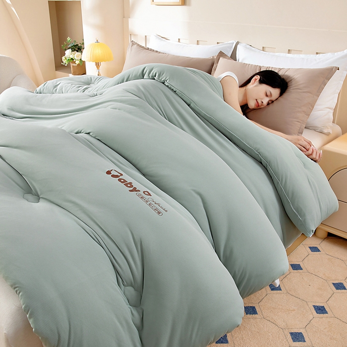 91家纺网 家纺一手货源 找家纺 亿莱鑫 2025新款秋冬A婴儿绒针织棉肌肤被被子被芯冬被 baby熊-绿