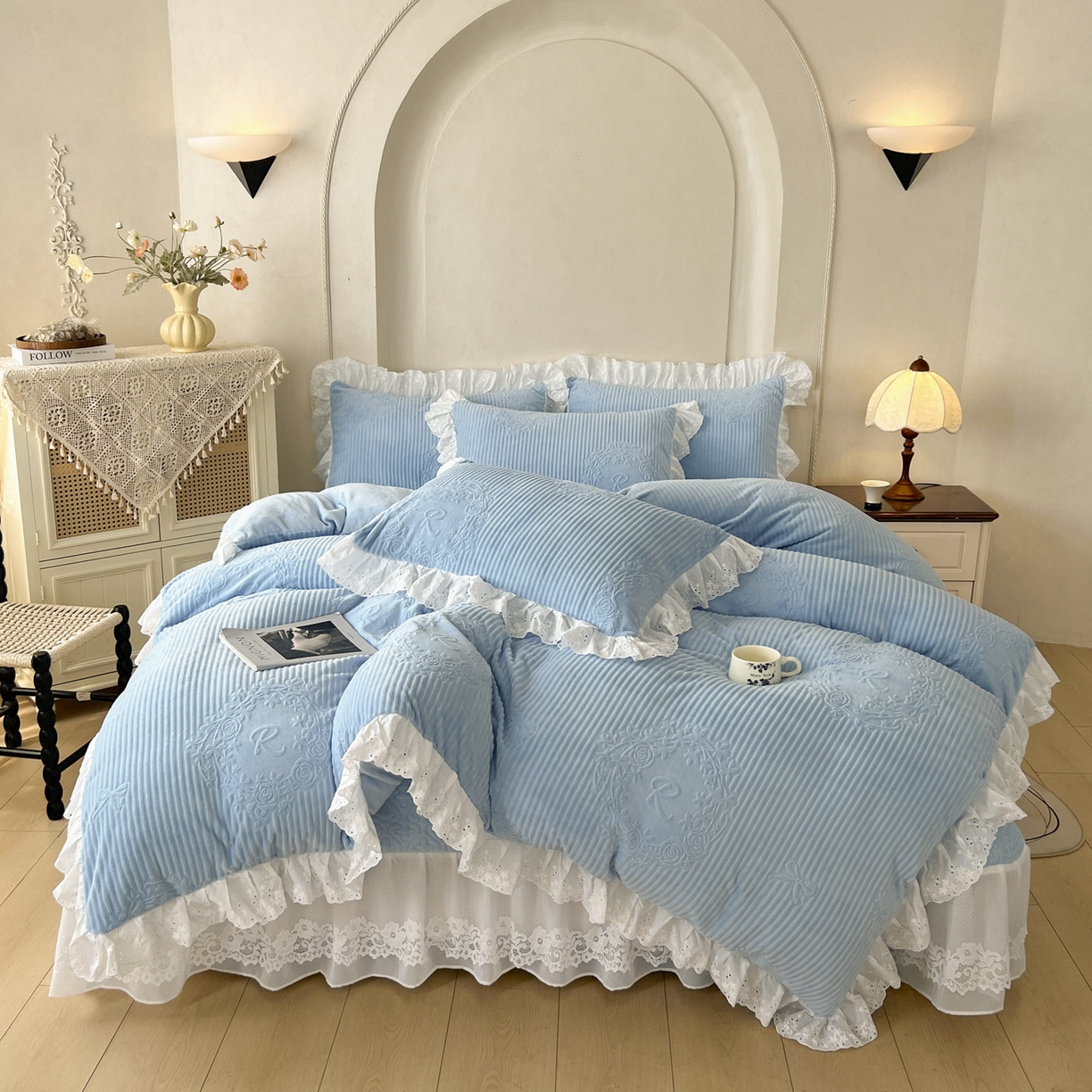 91家纺网 家纺一手货源 找家纺 怡源梦 2025新款雕花牛奶绒床盖四件套-国色芳华系列 国色芳华-天空兰