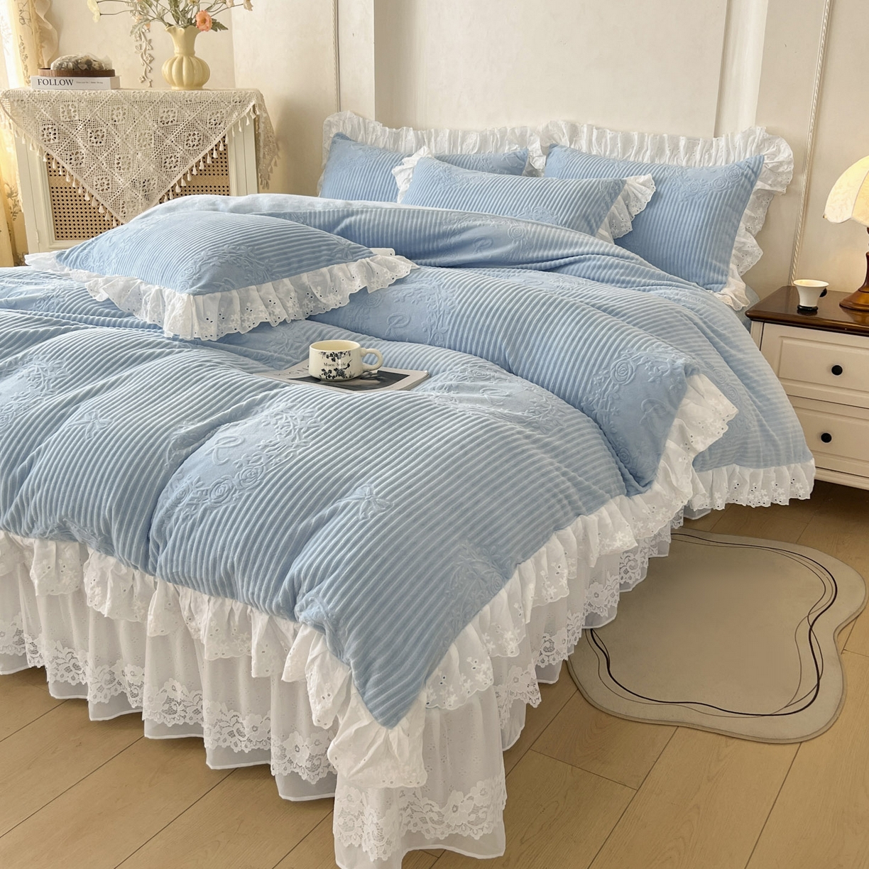 91家纺网 家纺一手货源 找家纺 怡源梦 2025新款雕花牛奶绒床盖四件套-国色芳华系列 国色芳华-天空兰