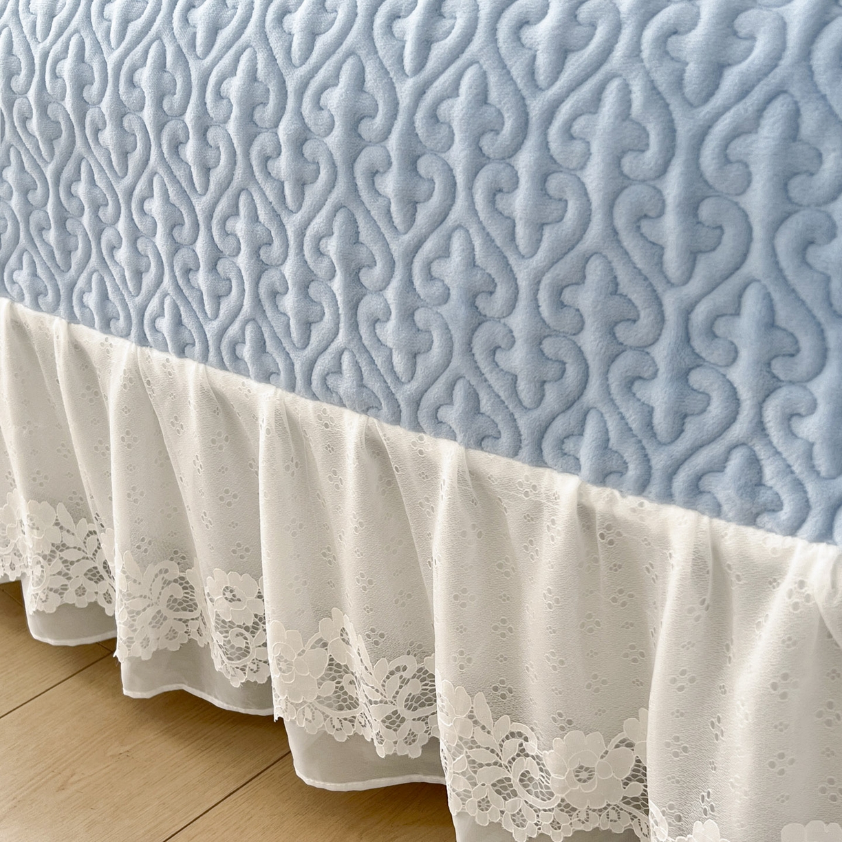 91家纺网 家纺一手货源 找家纺 怡源梦 2025新款雕花牛奶绒床盖四件套-国色芳华系列 国色芳华-天空兰