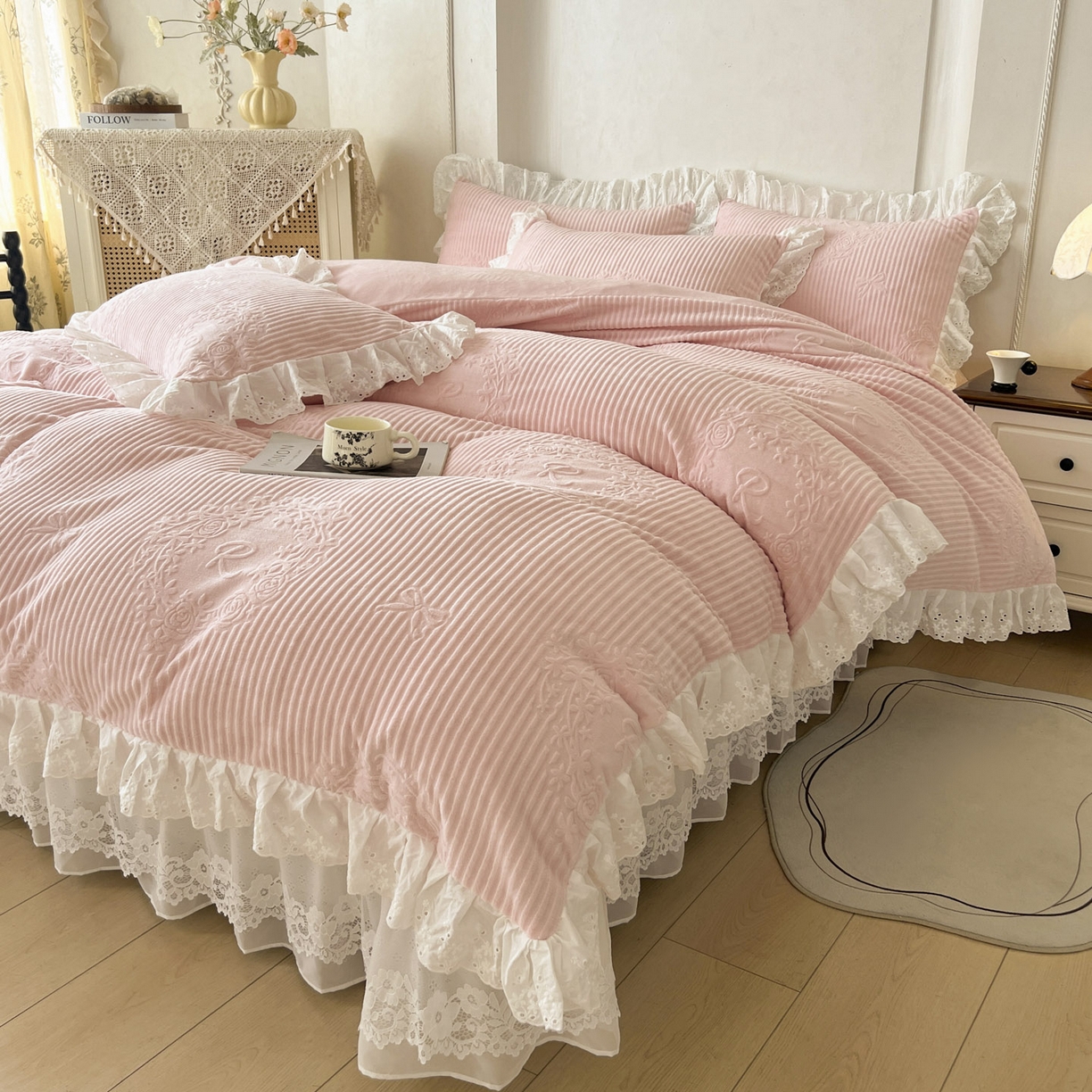 91家纺网 家纺一手货源 找家纺 怡源梦 2025新款雕花牛奶绒床盖四件套-国色芳华系列 国色芳华-樱花粉