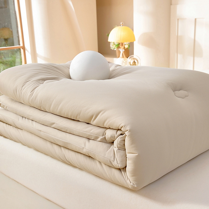 91家纺网 家纺一手货源 找家纺 亿莱鑫 2025新款秋冬A婴儿绒针织棉肌肤被被子被芯冬被 baby熊-驼色