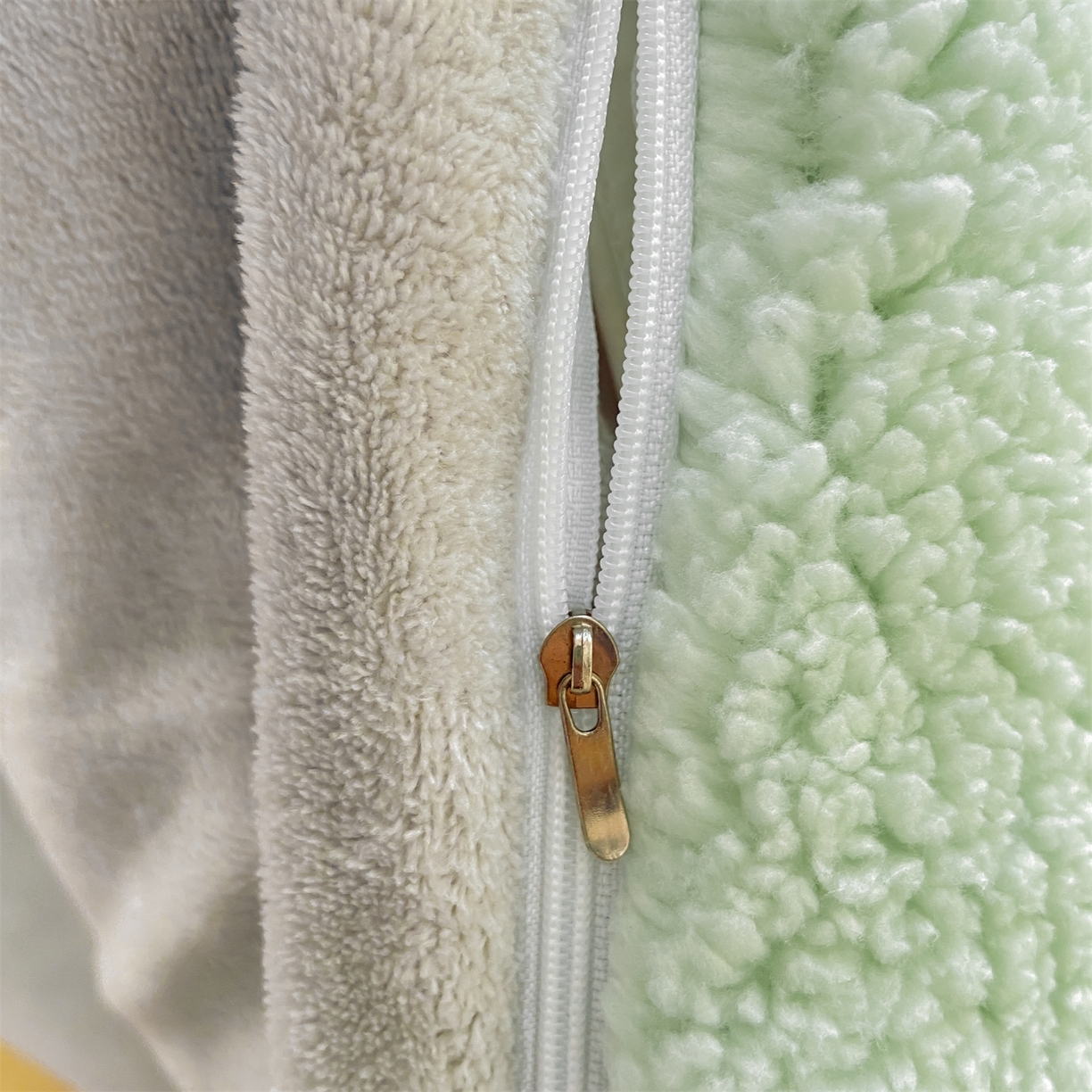 91家纺网 家纺一手货源 找家纺 灰鲸 2025新款秋冬韩系牛奶羊羔绒四件套 羊羔-绿灰