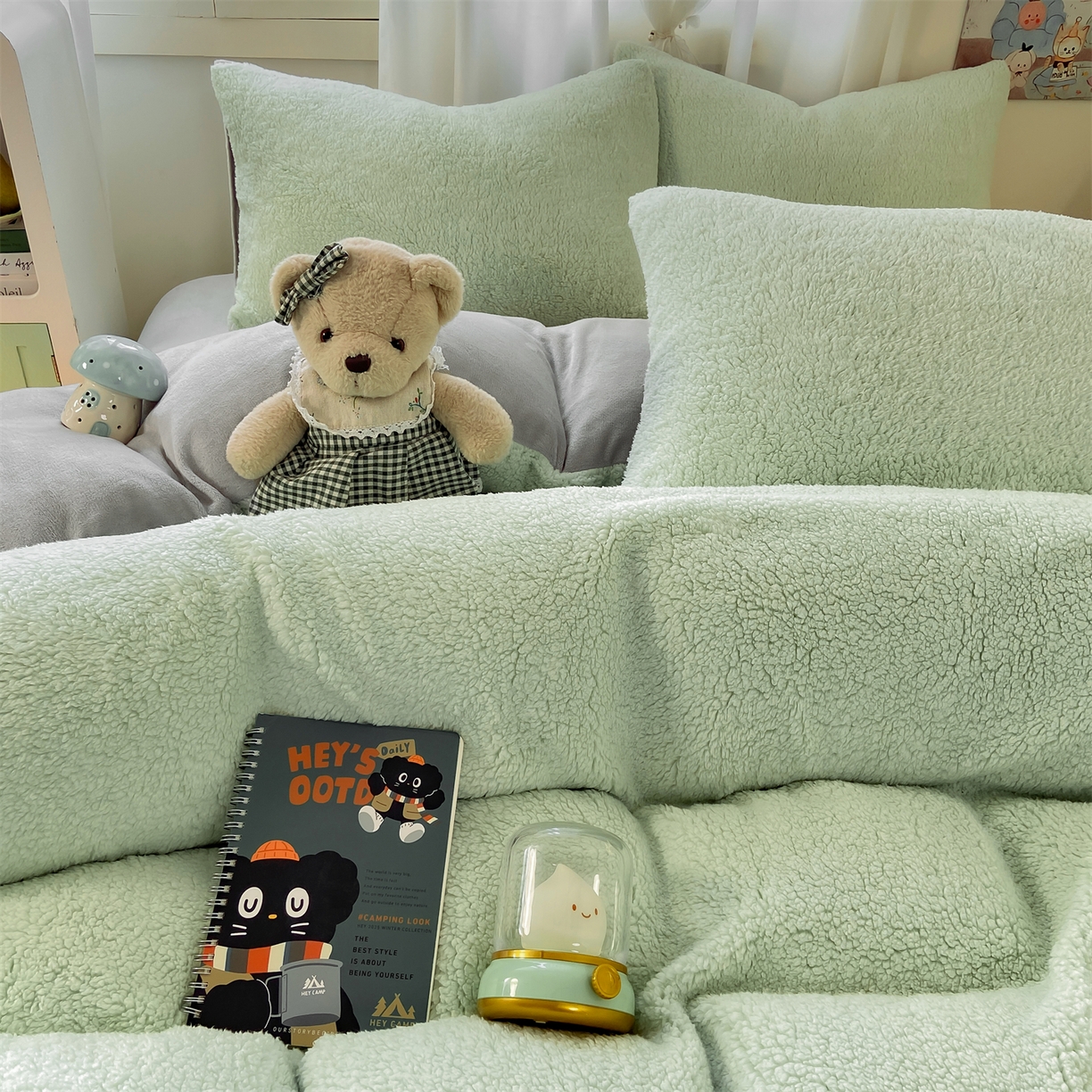 91家纺网 家纺一手货源 找家纺 灰鲸 2025新款秋冬韩系牛奶羊羔绒四件套 羊羔-绿灰