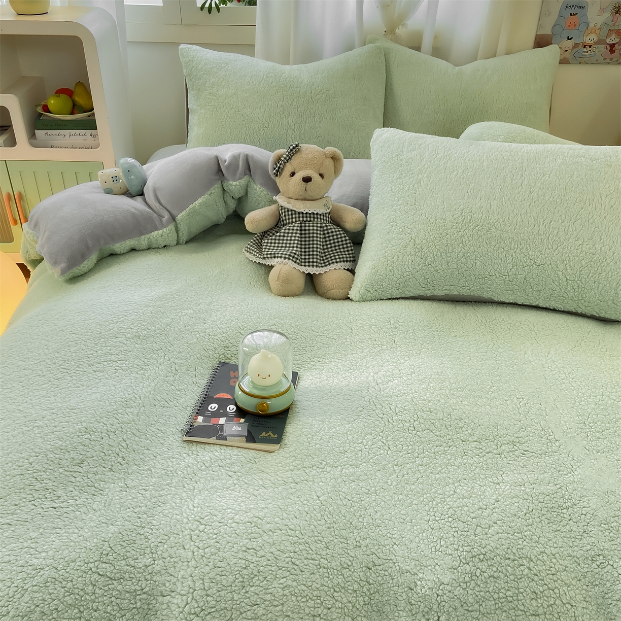 91家纺网 家纺一手货源 找家纺 灰鲸 2025新款秋冬韩系牛奶羊羔绒四件套 羊羔-绿灰