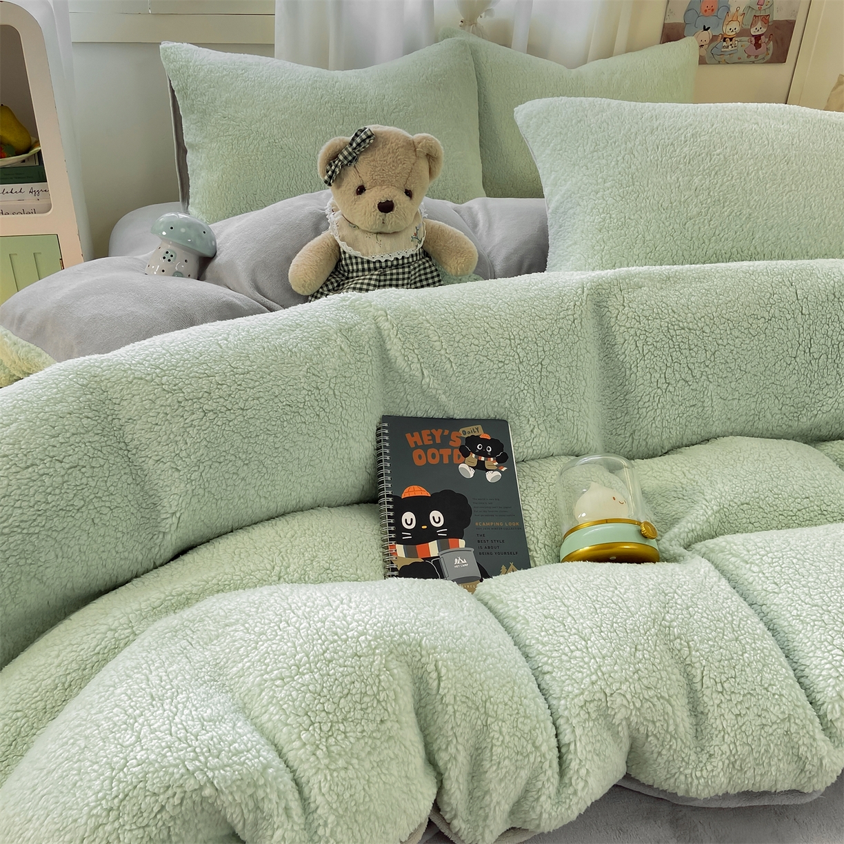 91家纺网 家纺一手货源 找家纺 灰鲸 2025新款秋冬韩系牛奶羊羔绒四件套 羊羔-绿灰