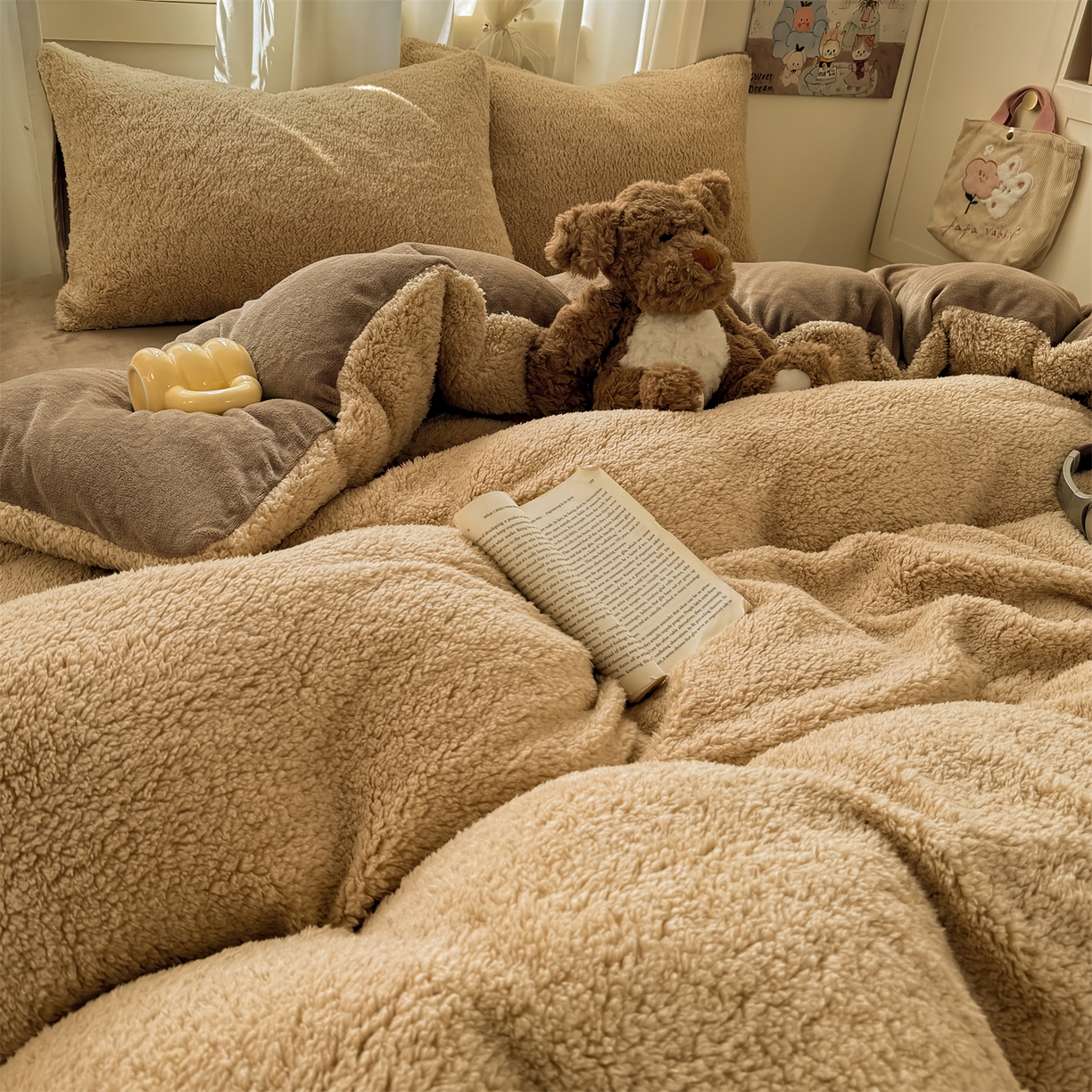 91家纺网 家纺一手货源 找家纺 灰鲸 2025新款秋冬韩系牛奶羊羔绒四件套 羊羔-摩卡