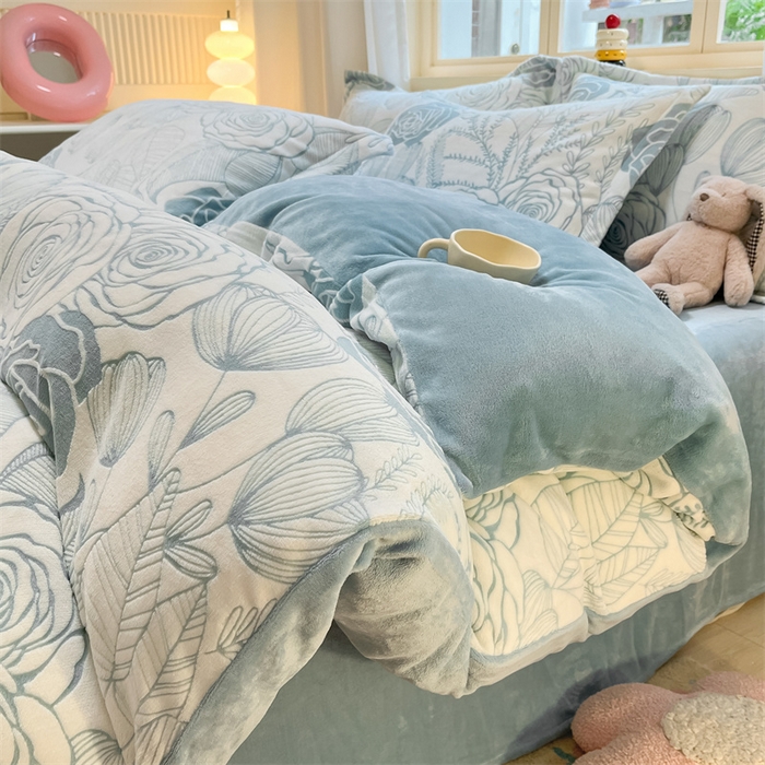 名兮家居 2025新款亲肤舒适高克重雕花绒四件套 朵美-蓝