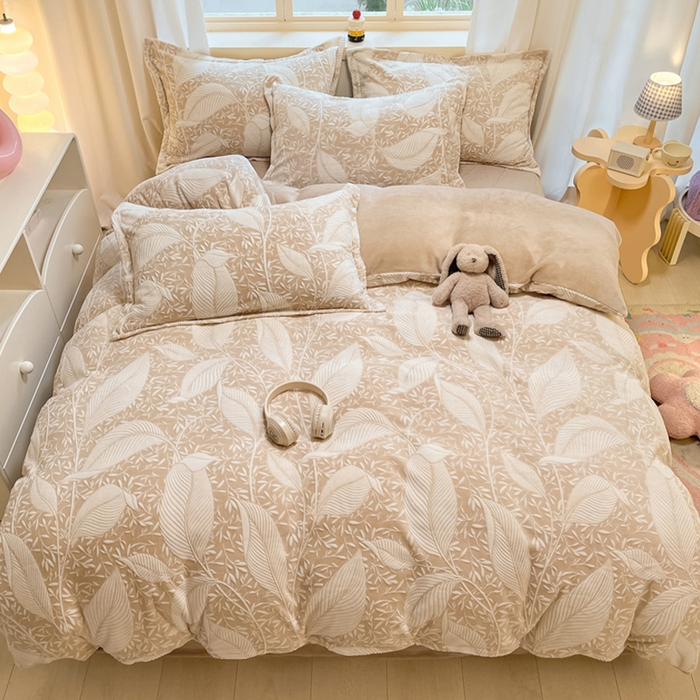 91家纺网 家纺一手货源 找家纺 名兮家居 2025新款亲肤舒适高克重雕花绒四件套 千叶-咖