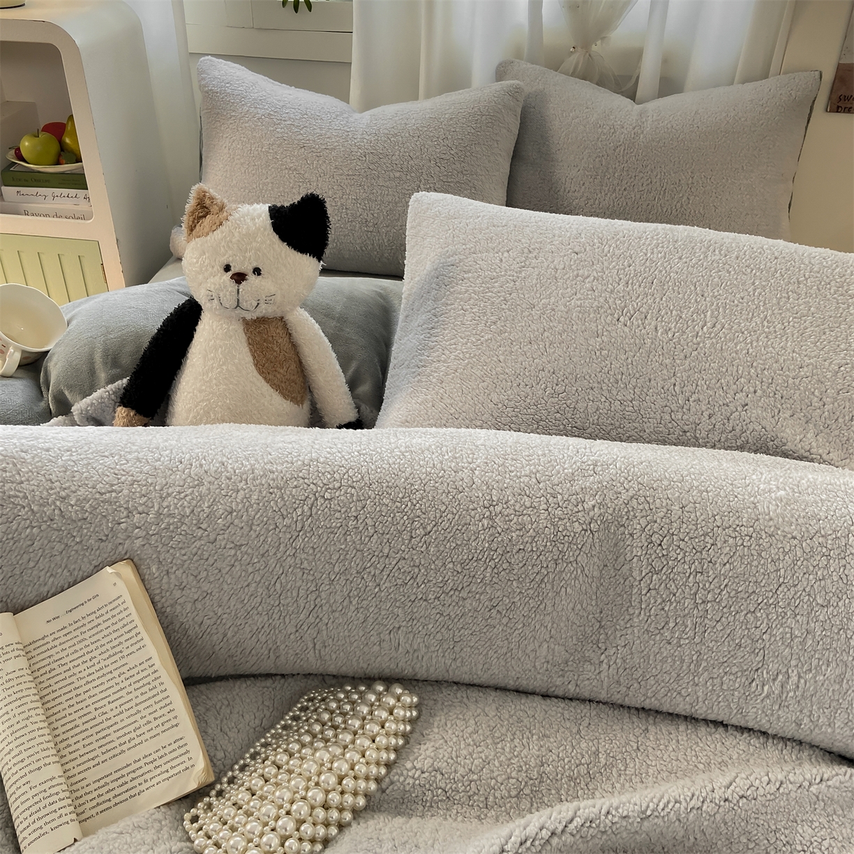 91家纺网 家纺一手货源 找家纺 灰鲸 2025新款秋冬韩系牛奶羊羔绒四件套 羊羔-山灰