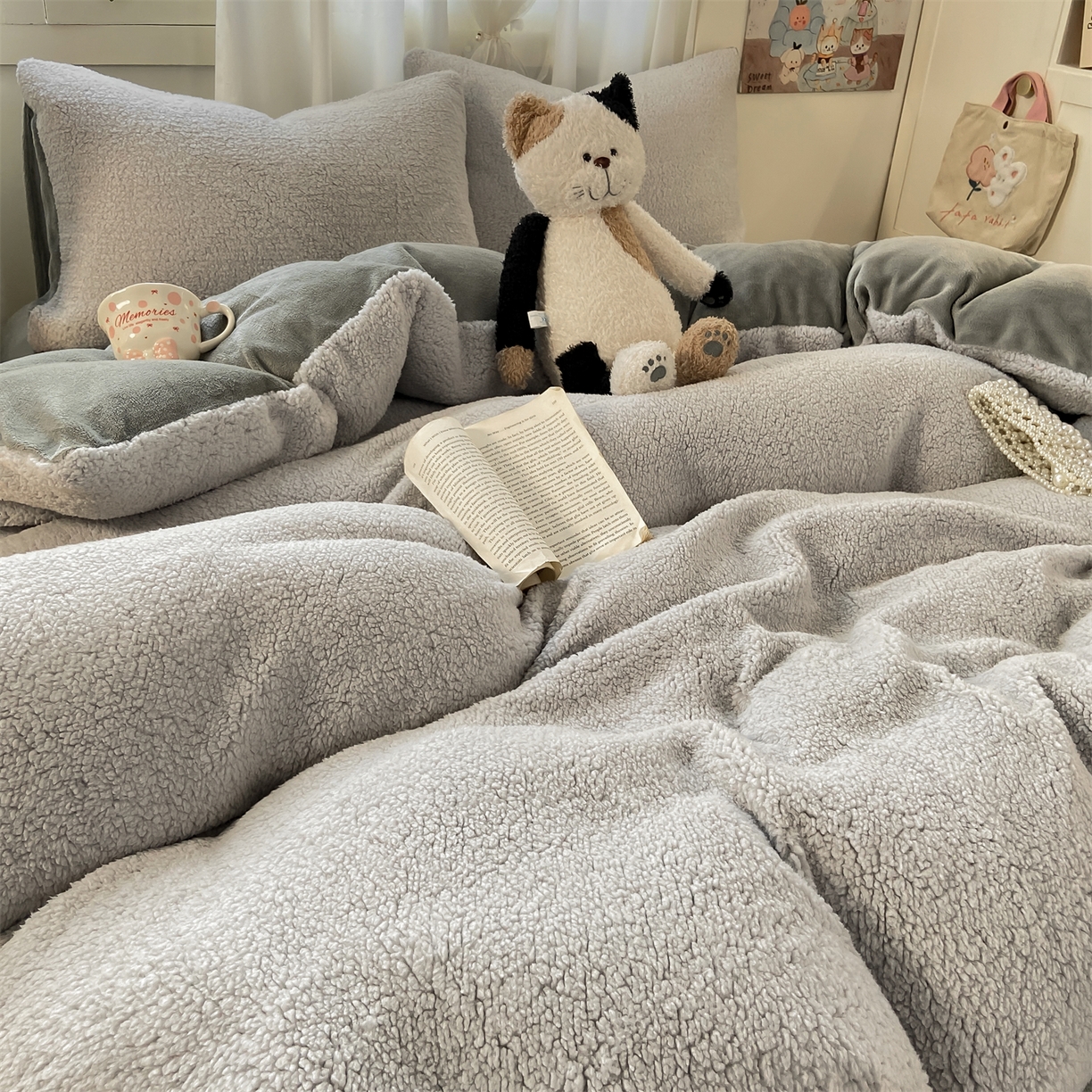 91家纺网 家纺一手货源 找家纺 灰鲸 2025新款秋冬韩系牛奶羊羔绒四件套 羊羔-山灰