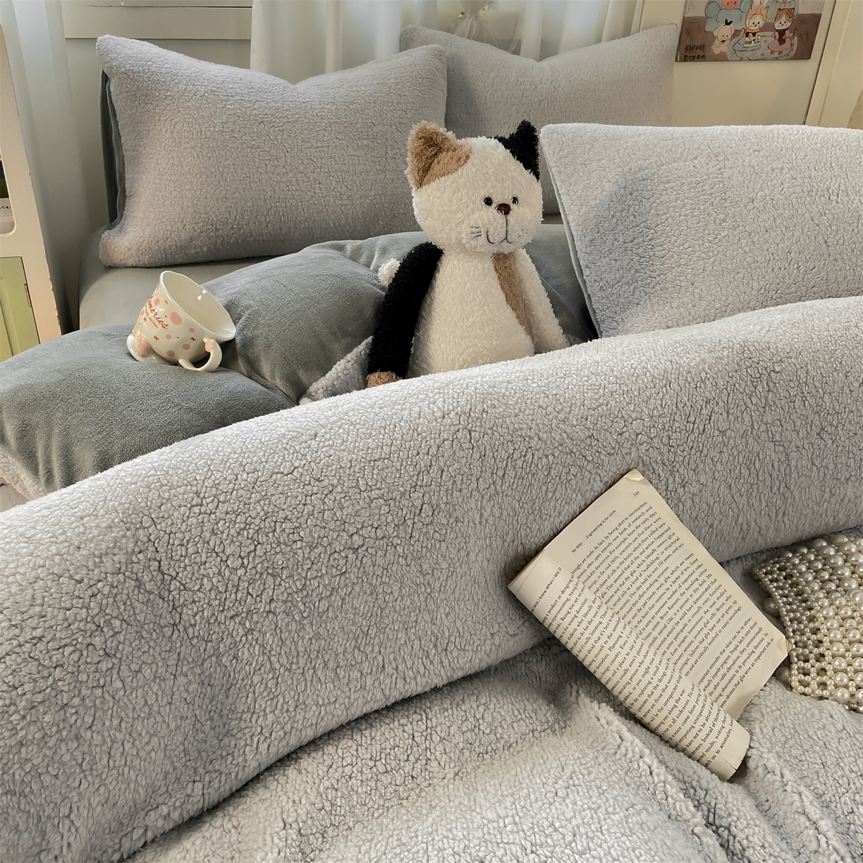 91家纺网 家纺一手货源 找家纺 灰鲸 2025新款秋冬韩系牛奶羊羔绒四件套 羊羔-山灰