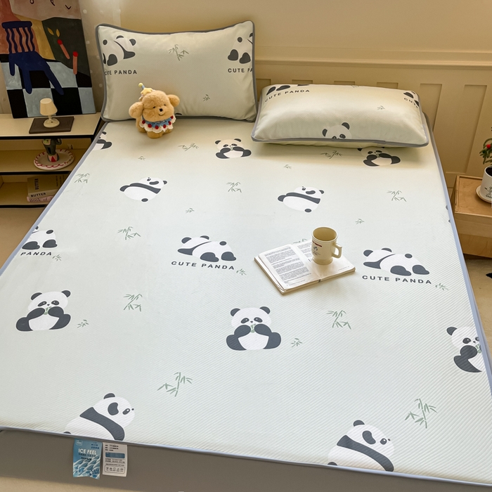 91家纺网 家纺一手货源 找家纺 梵克保罗 2025新款春夏PE提花凉感丝冰丝床笠款凉席 熊猫