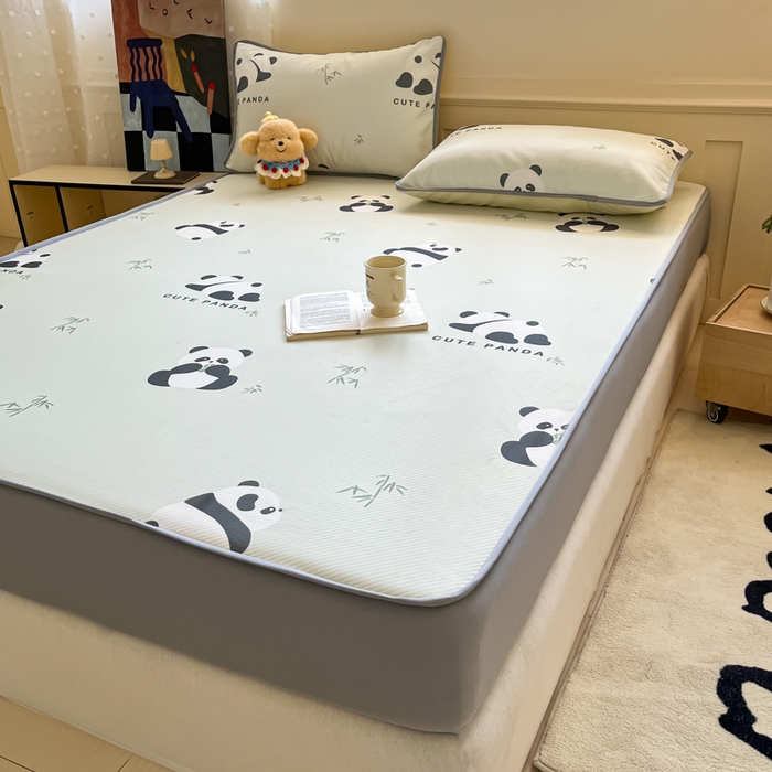 91家纺网 家纺一手货源 找家纺 梵克保罗 2025新款春夏PE提花凉感丝冰丝床笠款凉席 熊猫