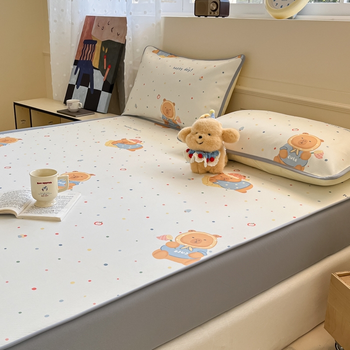 91家纺网 家纺一手货源 找家纺 梵克保罗 2025新款春夏PE提花凉感丝冰丝床笠款凉席 卡皮巴拉