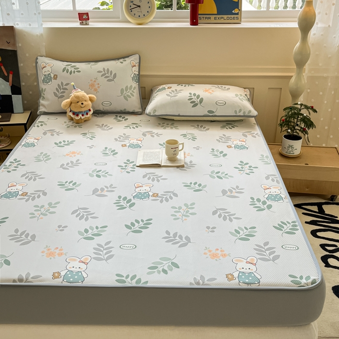 91家纺网 家纺一手货源 找家纺 梵克保罗 2025新款春夏PE提花凉感丝冰丝床笠款凉席 花间兔