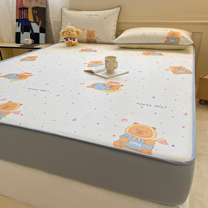 91家纺网 家纺一手货源 找家纺 梵克保罗 2025新款春夏PE提花凉感丝冰丝床笠款凉席 卡皮巴拉