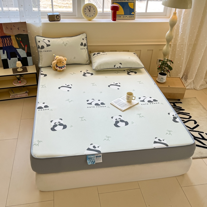 91家纺网 家纺一手货源 找家纺 梵克保罗 2025新款春夏PE提花凉感丝冰丝床笠款凉席 熊猫