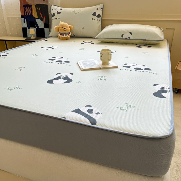 91家纺网 家纺一手货源 找家纺 梵克保罗 2025新款春夏PE提花凉感丝冰丝床笠款凉席 熊猫