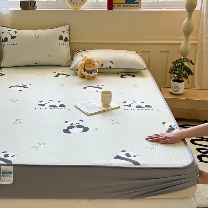 91家纺网 家纺一手货源 找家纺 梵克保罗 2025新款春夏PE提花凉感丝冰丝床笠款凉席 熊猫