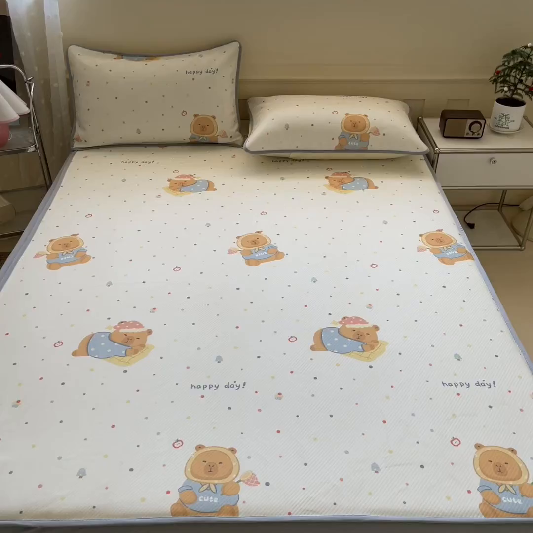 91家纺网 家纺一手货源 找家纺 梵克保罗 2025新款春夏PE提花凉感丝冰丝床笠款凉席 卡皮巴拉