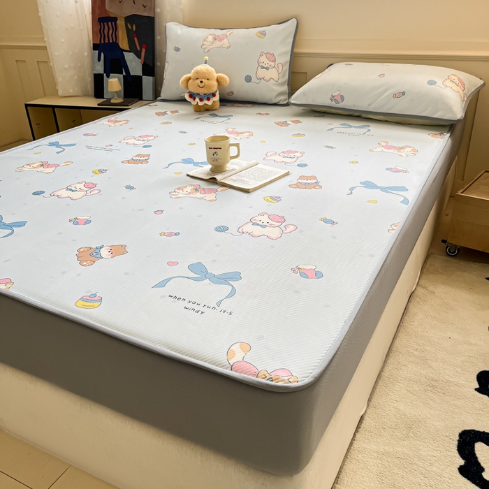 91家纺网 家纺一手货源 找家纺 梵克保罗 2025新款春夏PE提花凉感丝冰丝床笠款凉席 童趣