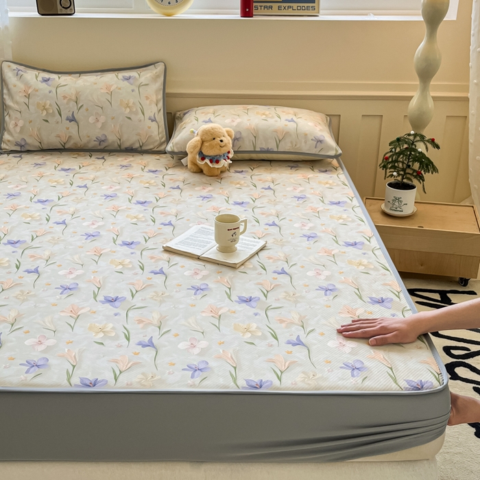 91家纺网 家纺一手货源 找家纺 梵克保罗 2025新款春夏PE提花凉感丝冰丝床笠款凉席 芬芳