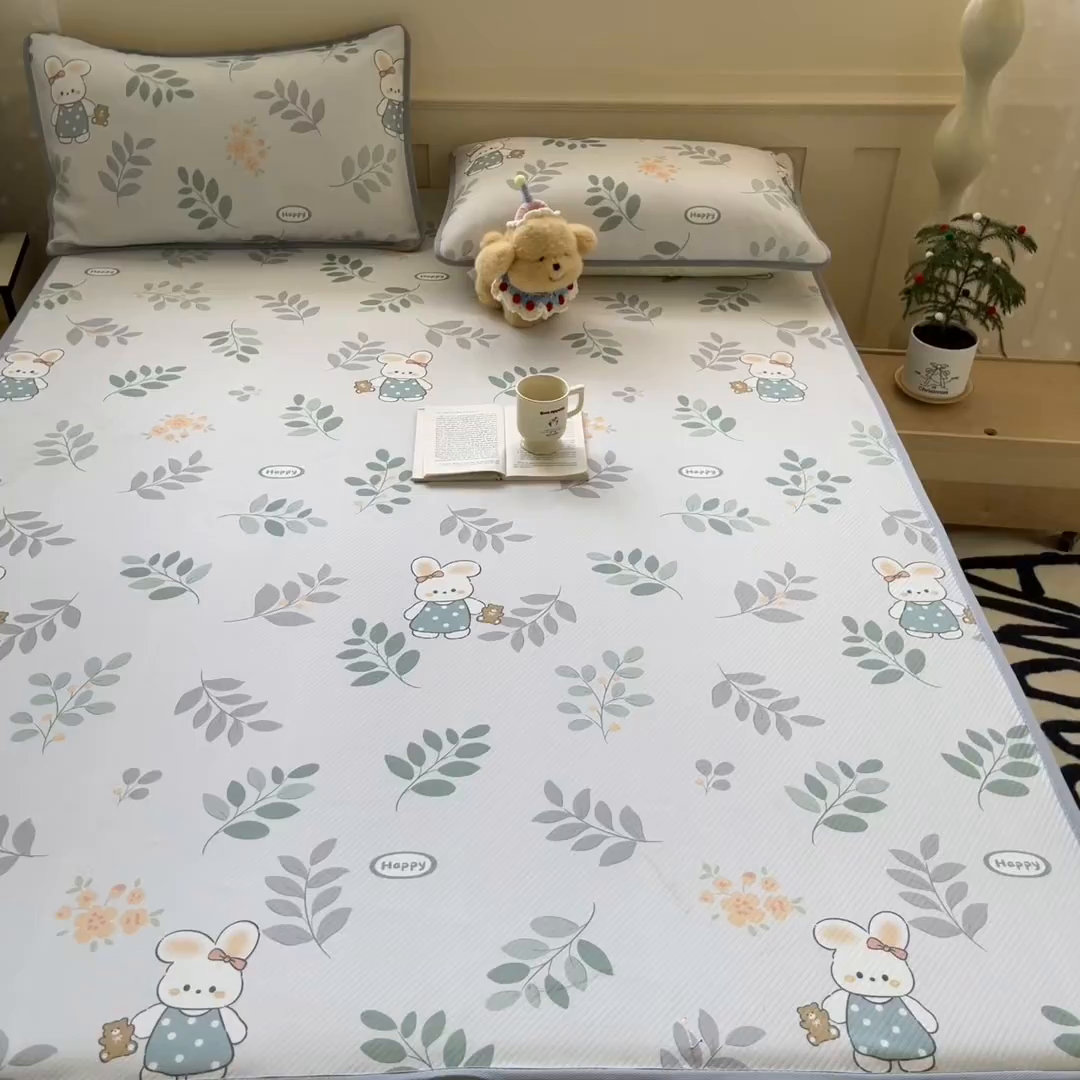 91家纺网 家纺一手货源 找家纺 梵克保罗 2025新款春夏PE提花凉感丝冰丝床笠款凉席 花间兔