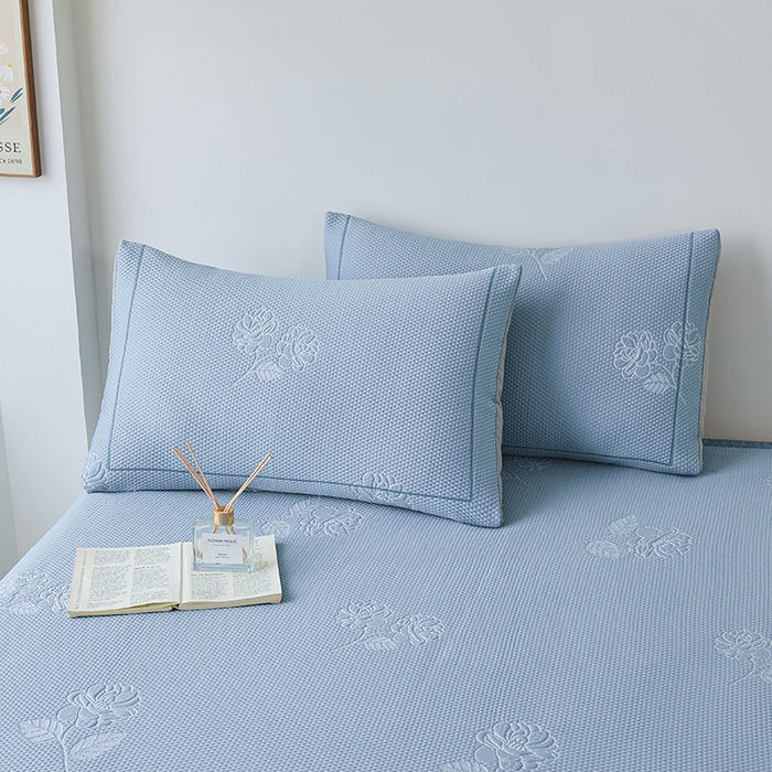 91家纺网 家纺一手货源 找家纺 梵克保罗 2025新款3D冰感床裙渐变色凉席-叶叶生歌 茶花之恋-蓝