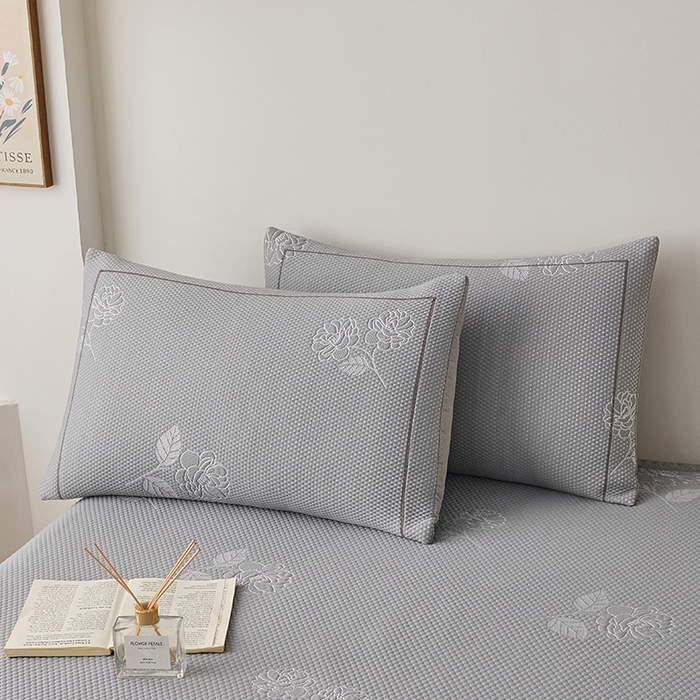 91家纺网 家纺一手货源 找家纺 梵克保罗 2025新款3D冰感床裙渐变色凉席-叶叶生歌 茶花之恋-灰